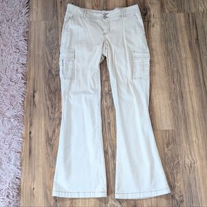 YMI Cream Cargo Flare Pants Size 9 / 29 Low Rise